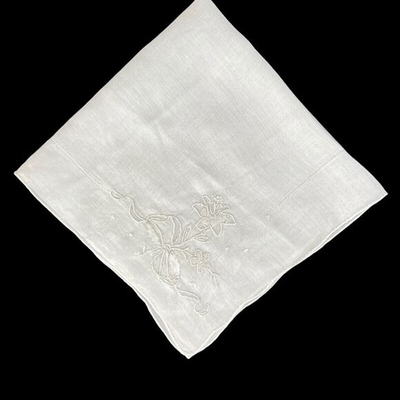 Handkerchief Vintage Corner Floral Embroidery Netting White on White Cotton - Picture 9 of 10